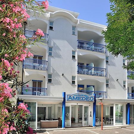 Hotel Amedeo Misano Adriatico Eksteriør billede